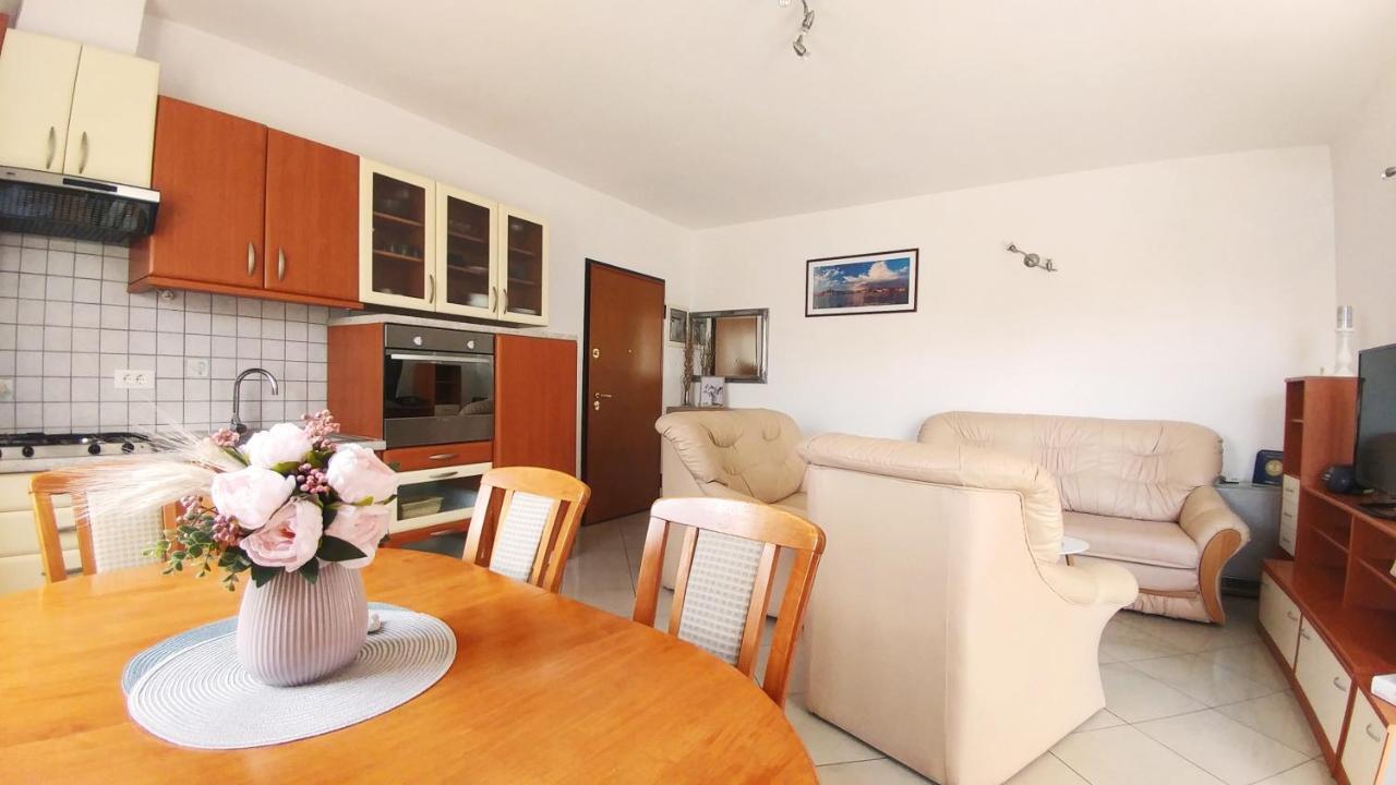 Apartment Matika, Terrace Apartment 10 Minutes Walk From Center Ρόβινι Εξωτερικό φωτογραφία